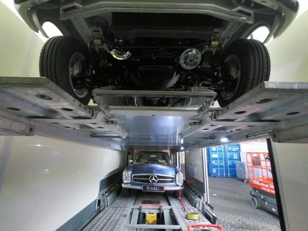 Classic car transport impression