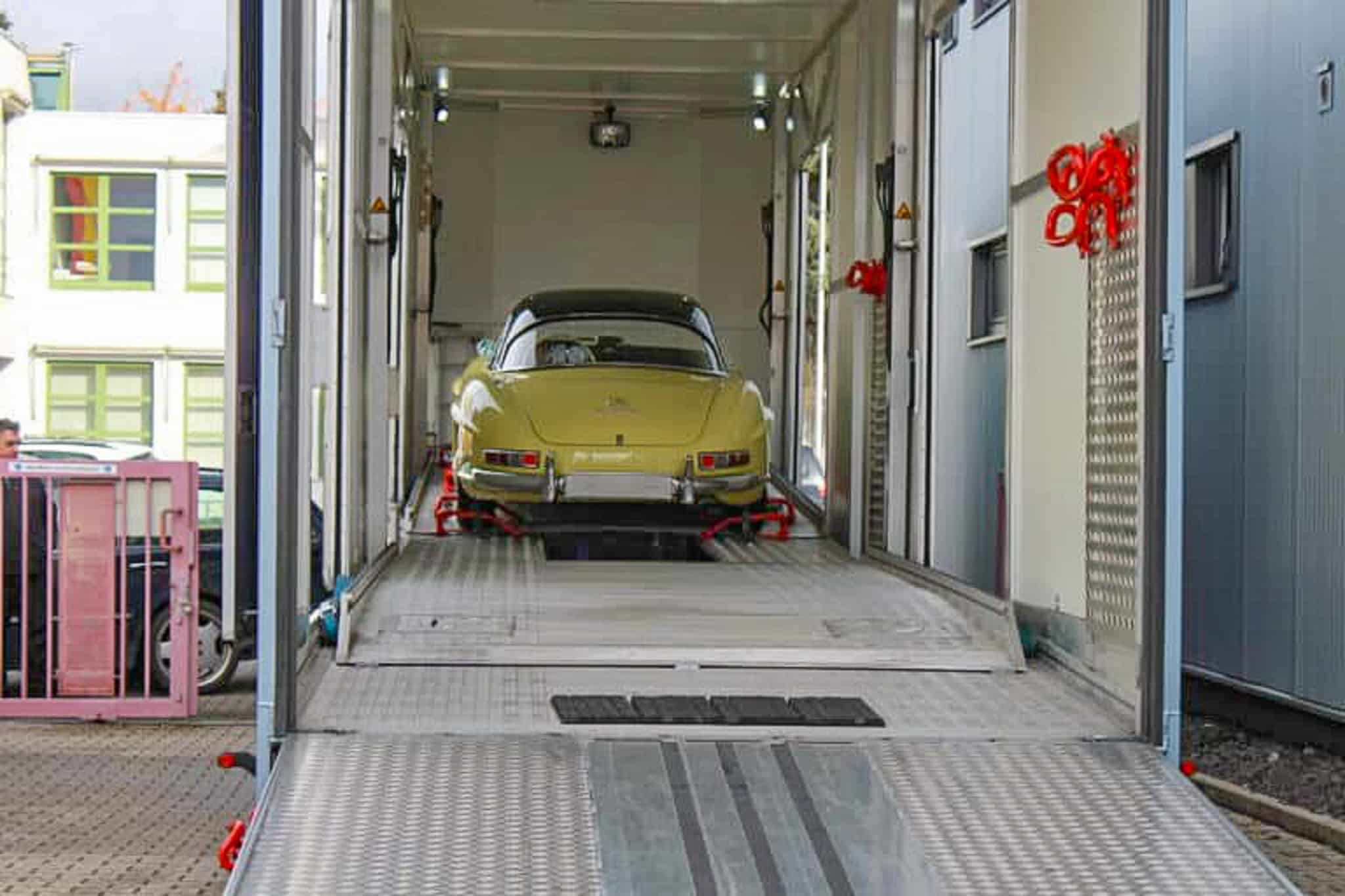Fahrzeugtransport in Aktion