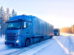 Kolonne im Schnee Classic Car Service